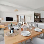 Beachside - 21 Traumhafte Mit Pool & Sauna Direkt Am מלון דירות Grömitz